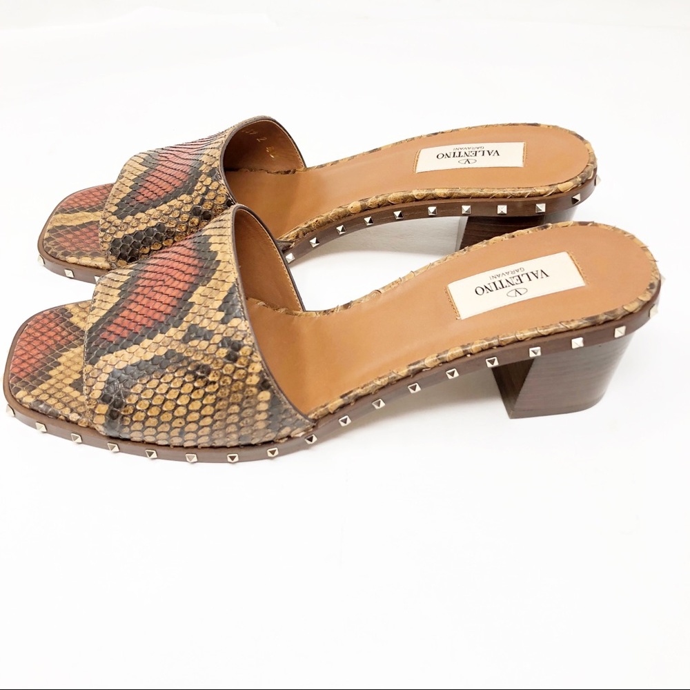 VALENTINO ROCK STUD BLOCK HEEL PYTHON PRINT SANDAL - Picture 2 of 8